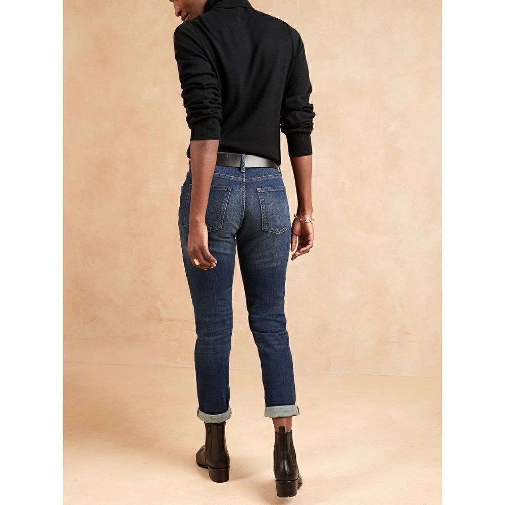 NWT Banana Republic Women's Dark Wash Girlfriend Rolled Hem Jean in 26/2 - Picture 2 of 16